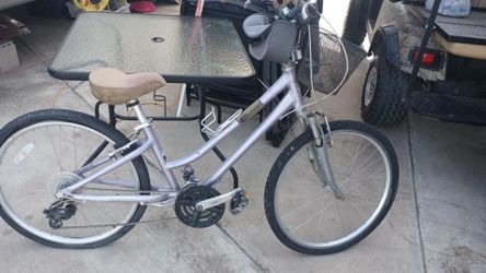 Giant Bike Suade Series