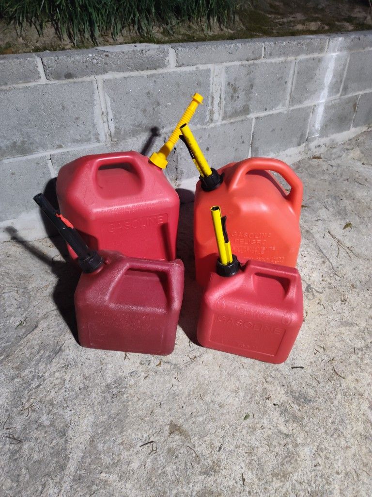 4 Gas Cans Different Sizes