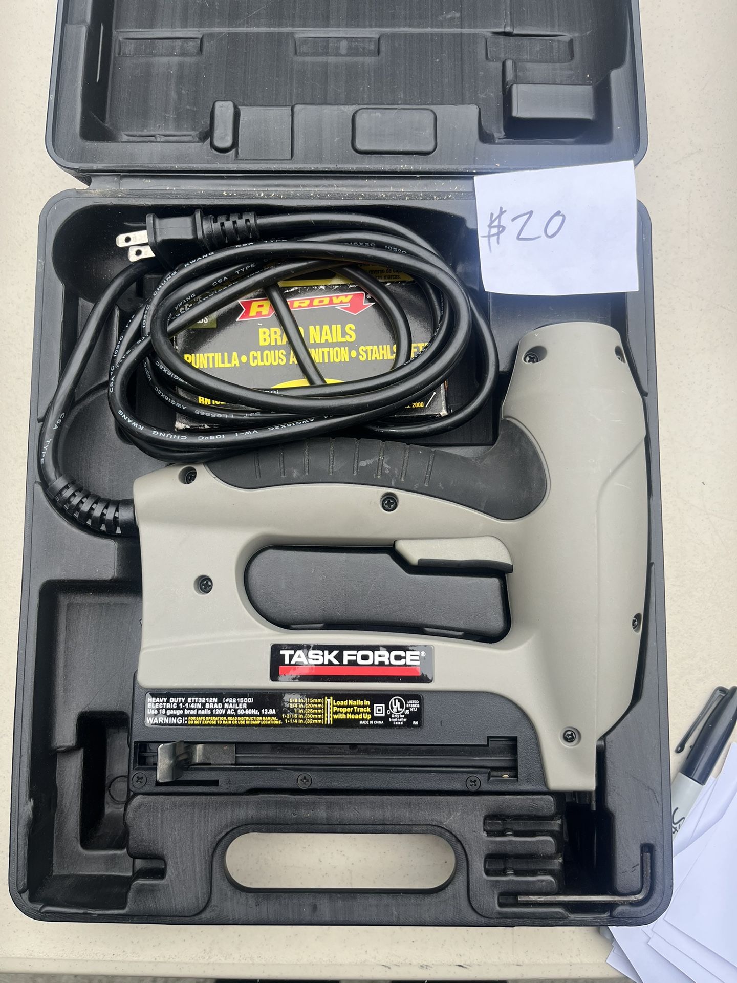 HEAVY DUTY BRAD NAILER 1 - 1/4IN