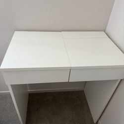 IKEA BRIMNES Makeup Table