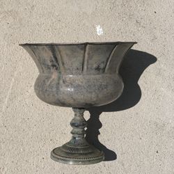 Metal Urn Patina light weight 81/4” Tall