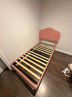 Pink twin Beds