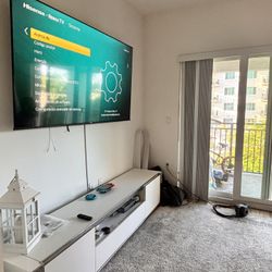 75” Hisense Roku TV 4K