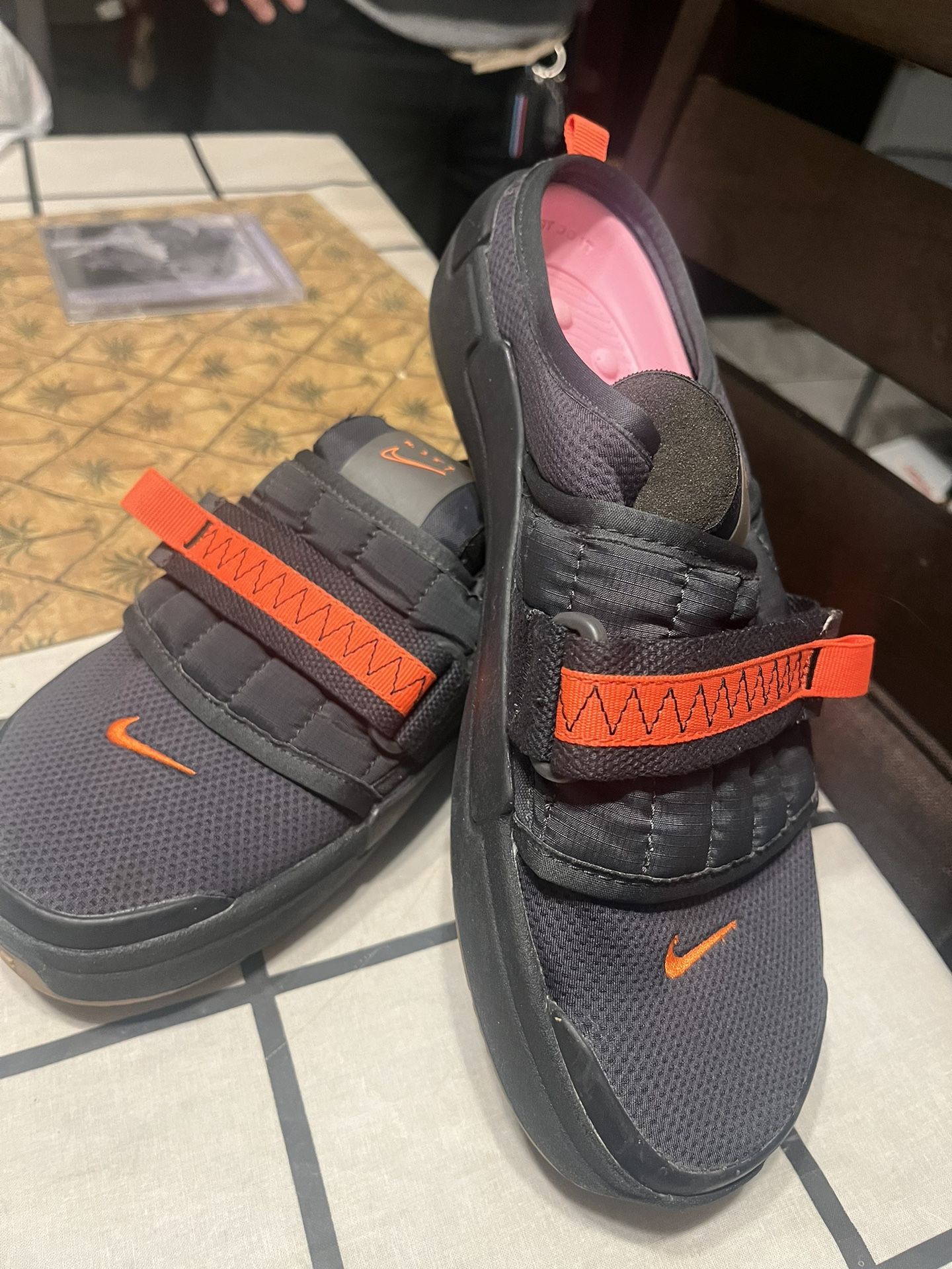 354 Nike Offline Anthracite Electro Orange