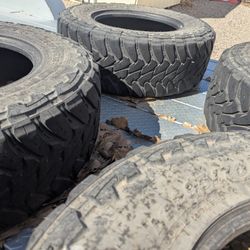 295/75/18 Toyo Tires 