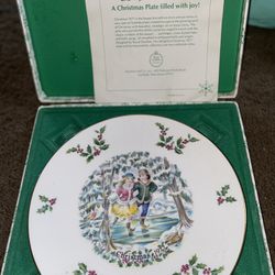 Christmas 5th Annual Decorative Plates 