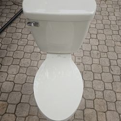 toilet bowl in good condition $70