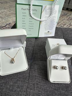 SALE🌸 Na Hoku Pearl Factory 14k gold Ti Leaf pendant with 7.0 mm blue, pink Akoya pearl and 14k gold 7.4 mm Akoya pearl matching earrings