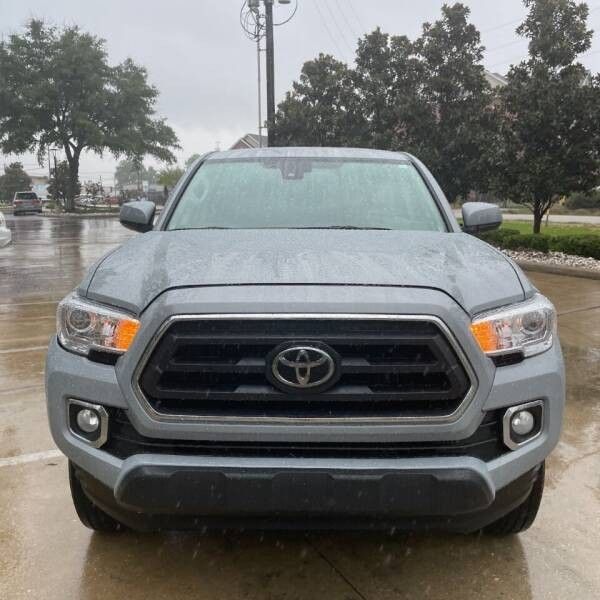 2021 Toyota Tacoma SR5

Tackle any terrain with the 2.7L I4 engine for efficien