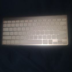 Apple Keyboard 