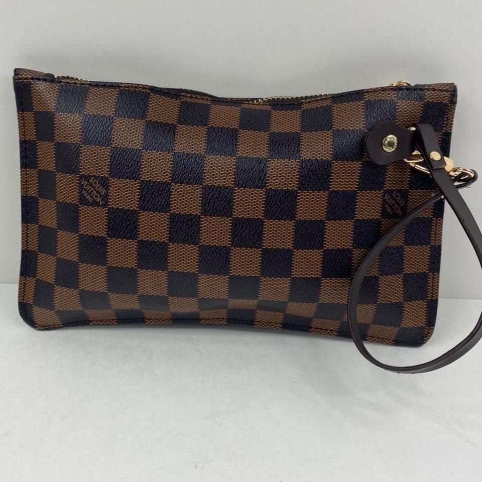 Ladies Fashion Brown Checkered Wristlet 