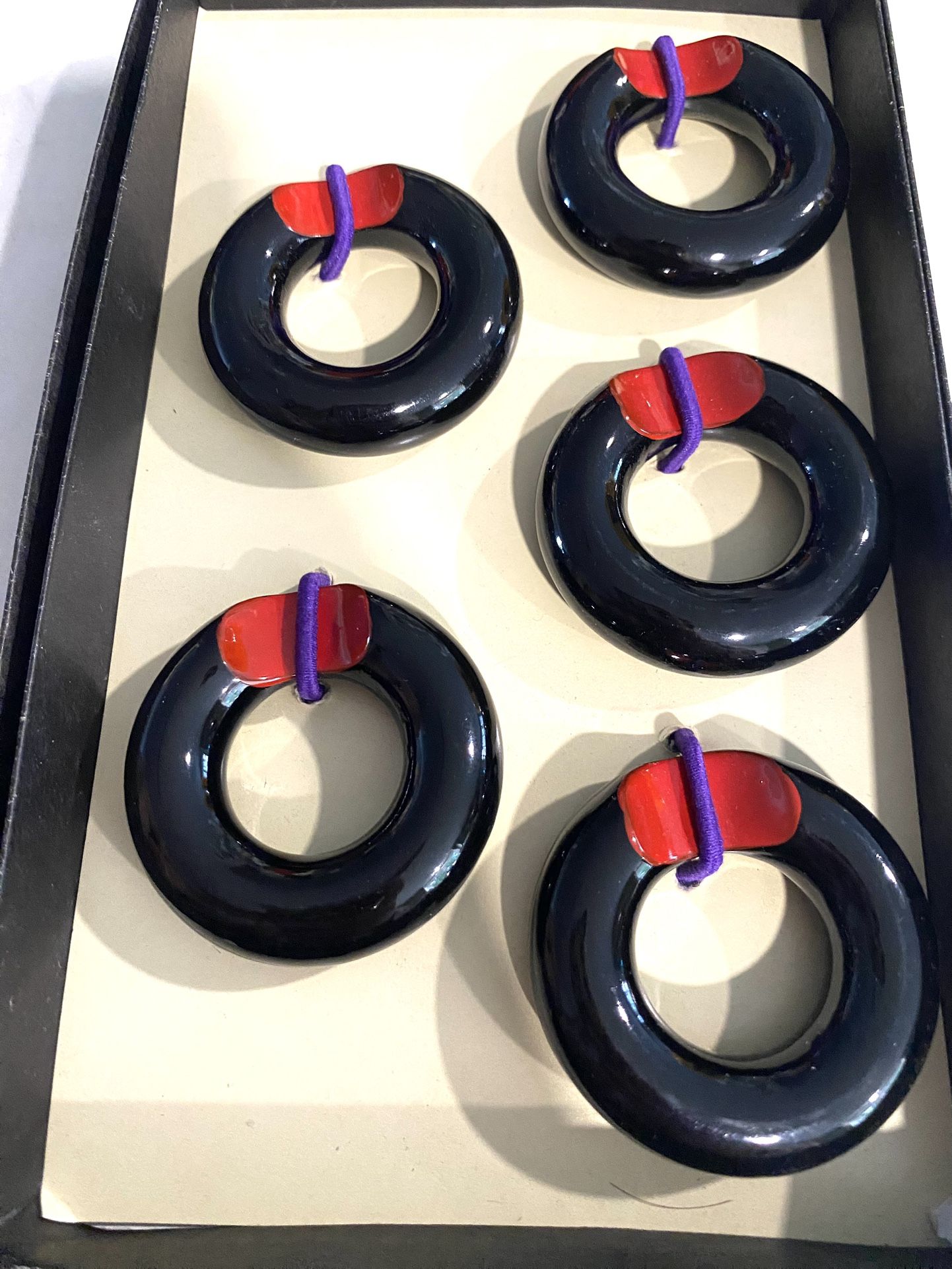 Vintage Marukyo Kyoto Japan Set of 5 Chopstick Rests Boxed Round Holders Black and Red Laquer