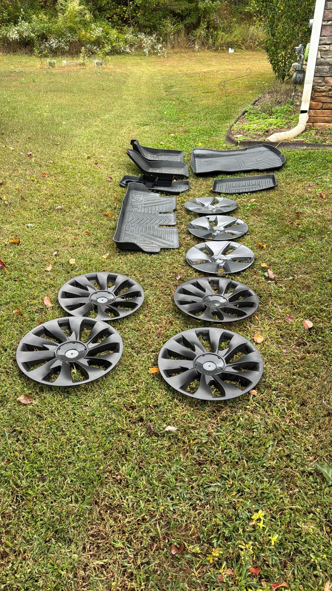 Tesla Model 3 Wheel Covers And Floor Liners