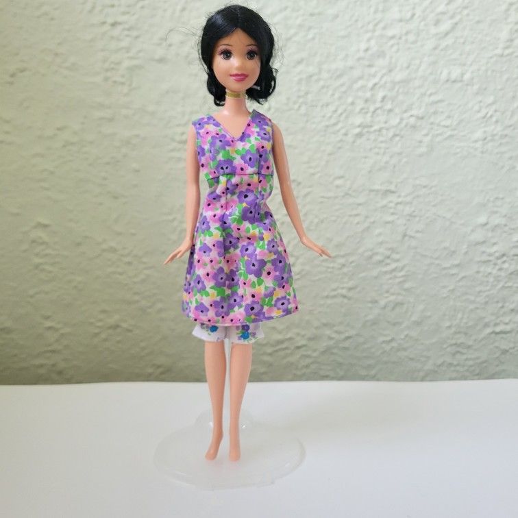 2006 Indonesia Mattel Barbie Doll Brunette Brown Big Eyes. Pre-owned, good condition