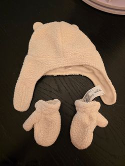 Carters 12-24M Matching Mittens & Hat Set