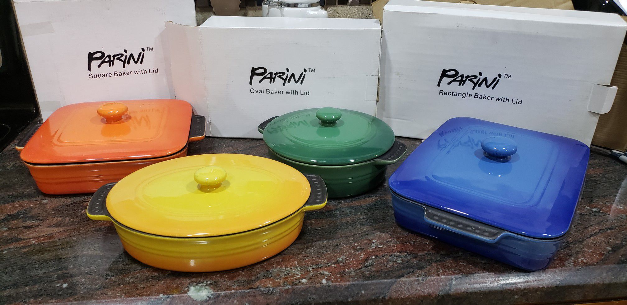 Parini casserole bakeware Perfect for cooking all those Thanksgiving side dishes.
