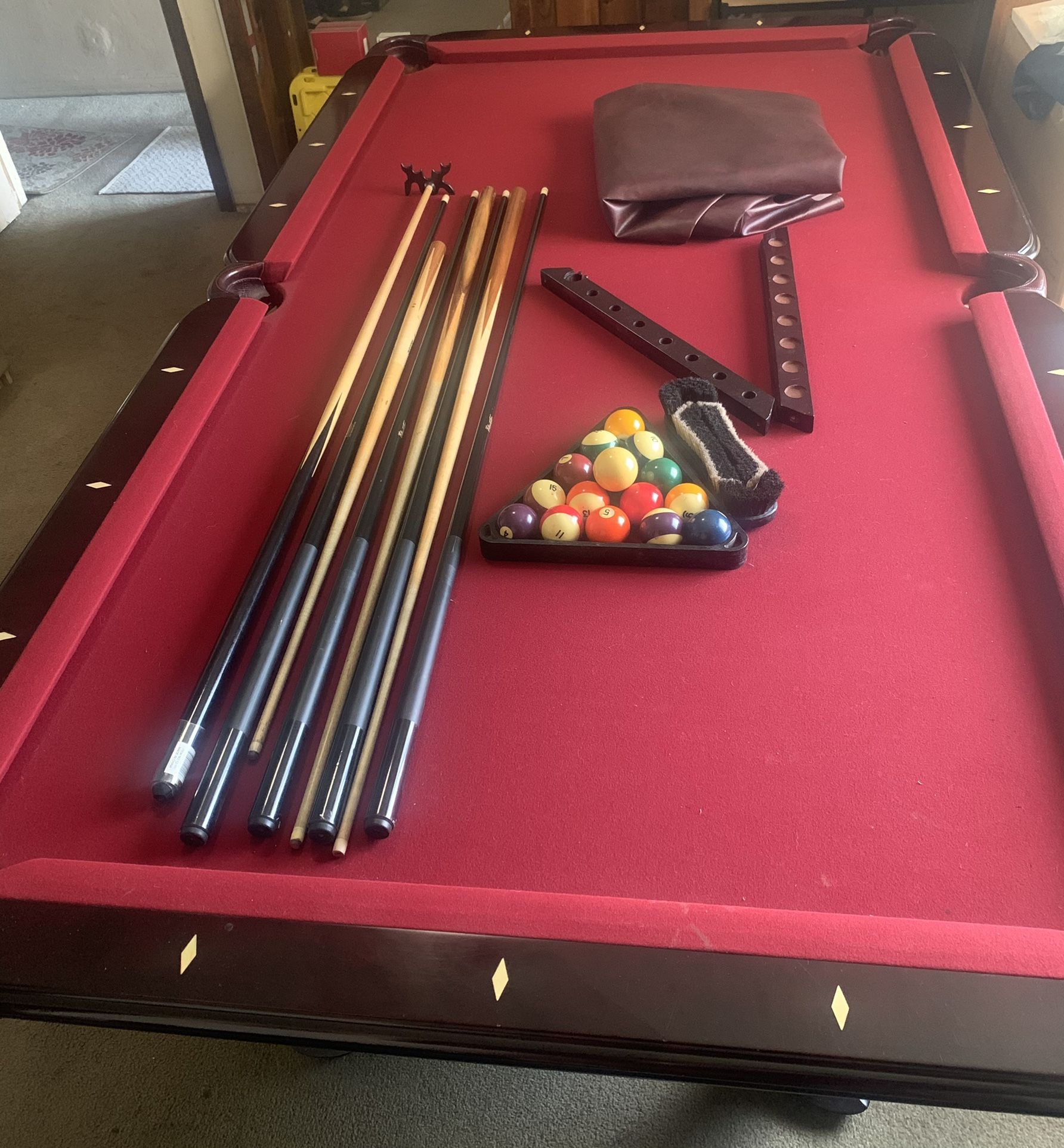 Full Size Pool Table/Excellent Condition