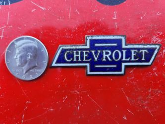 1930's Chevrolet Bowtie Emblem Metal Porcelain Logo Badge 