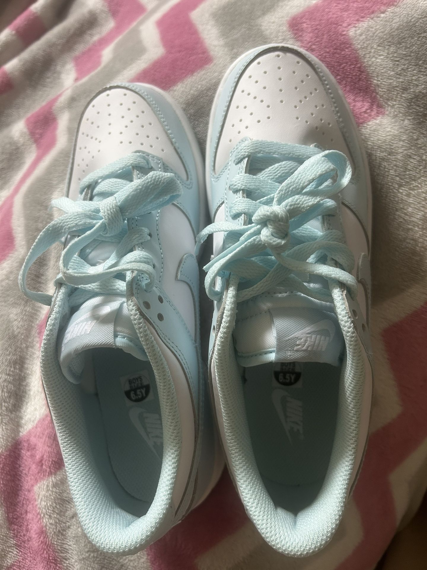 nike shoes , baby blue and white. sz 6.5