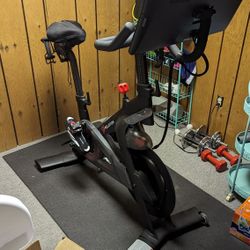 Peloton Bike - Excellent Condition 