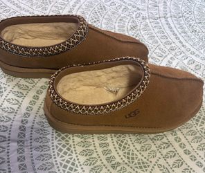 Kids Size 3 Uggs Tasman