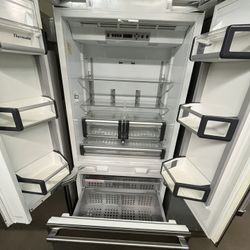 THERMADOR FRENCH DOOR REFRIGERATOR