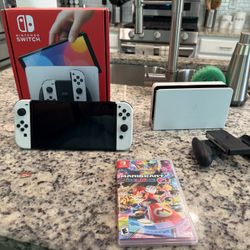 Nintendo Switch OLED + Mario Kart 8 + 512GB SD Card – Excellent Condition!