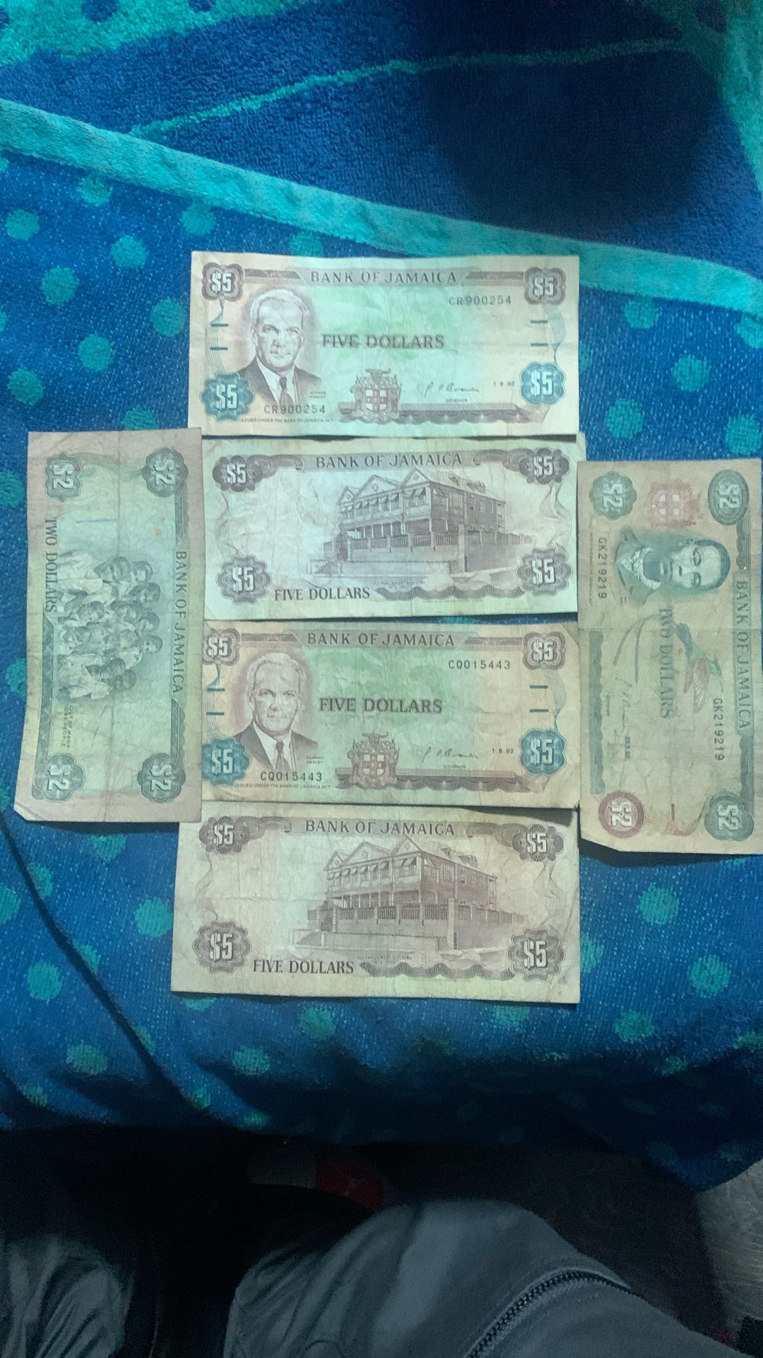 JAMAICA 5 DOLLAR P-70 1992 x 10 Pcs Lot MANLEY PARLIAMENT UNC CARIBBEAN BANKNOTE and 2 dollars note.