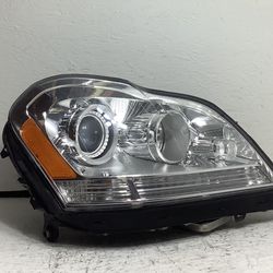 2007 2012 Mercedes Benz GL350/ GL450 right HID headlight (1C)