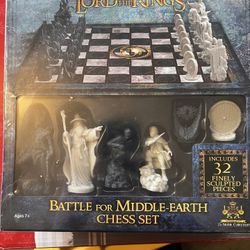 Lord Of The Rings Chess Set Unopened 