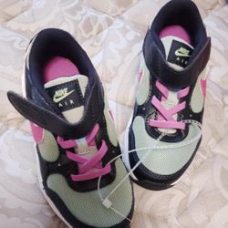 Nike Air Kids Shoes - Black and Pink Size 11