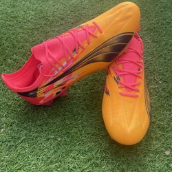 Size 11.5- Christian Pulisic Puma Ultra  107961-01 New No Box