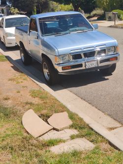 1990 Nissan Truck