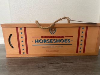 Outdoor horseshoe game