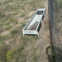 Feeder with Salt Block Pan