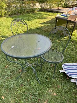 Small Outdoor Table And 2 Chairs