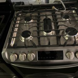 LG Gas Stove W/Convention Oven 