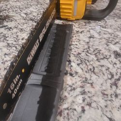 DEWALT

FLEXVOLT 60V MAX 16in. Brushless Cordless Battery Powered Chainsaw (tool only) 


