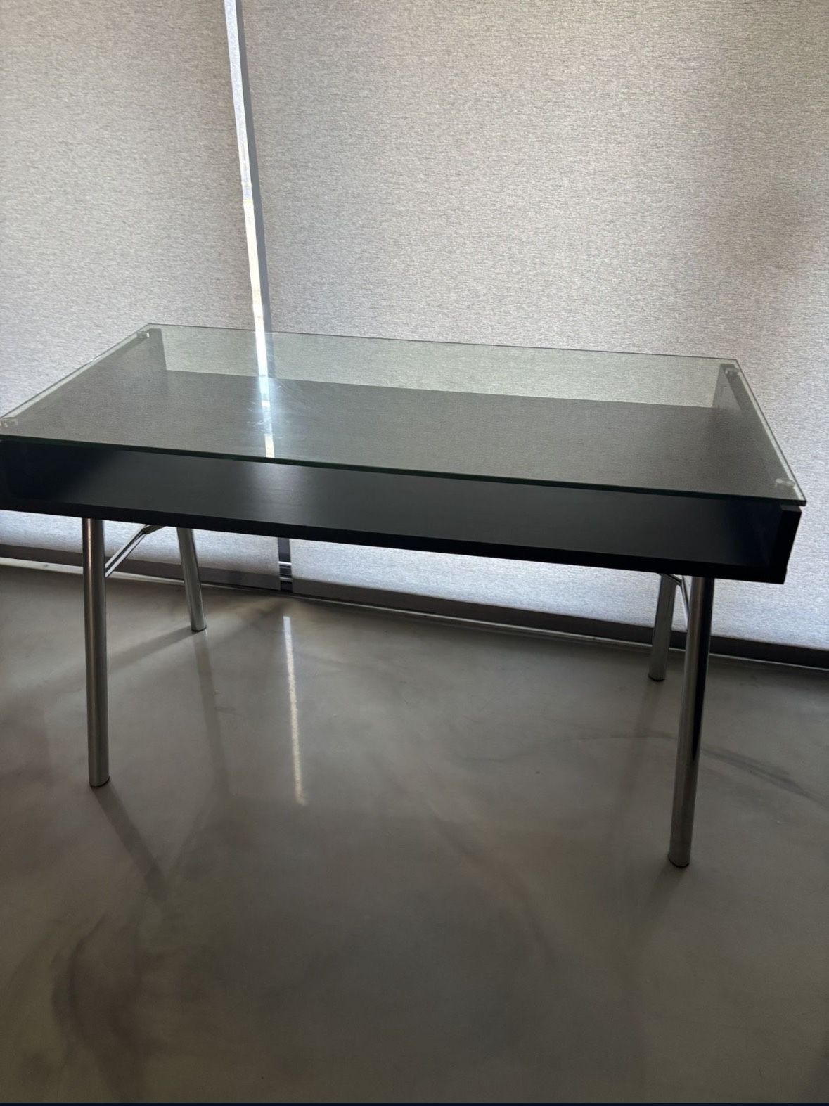 Nail Table