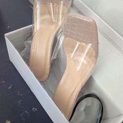 Sexy Shoes Size   6-7   New    in.  box   $15
