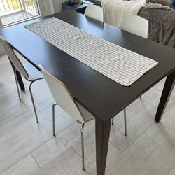 Dinning Table with 4 Chairs