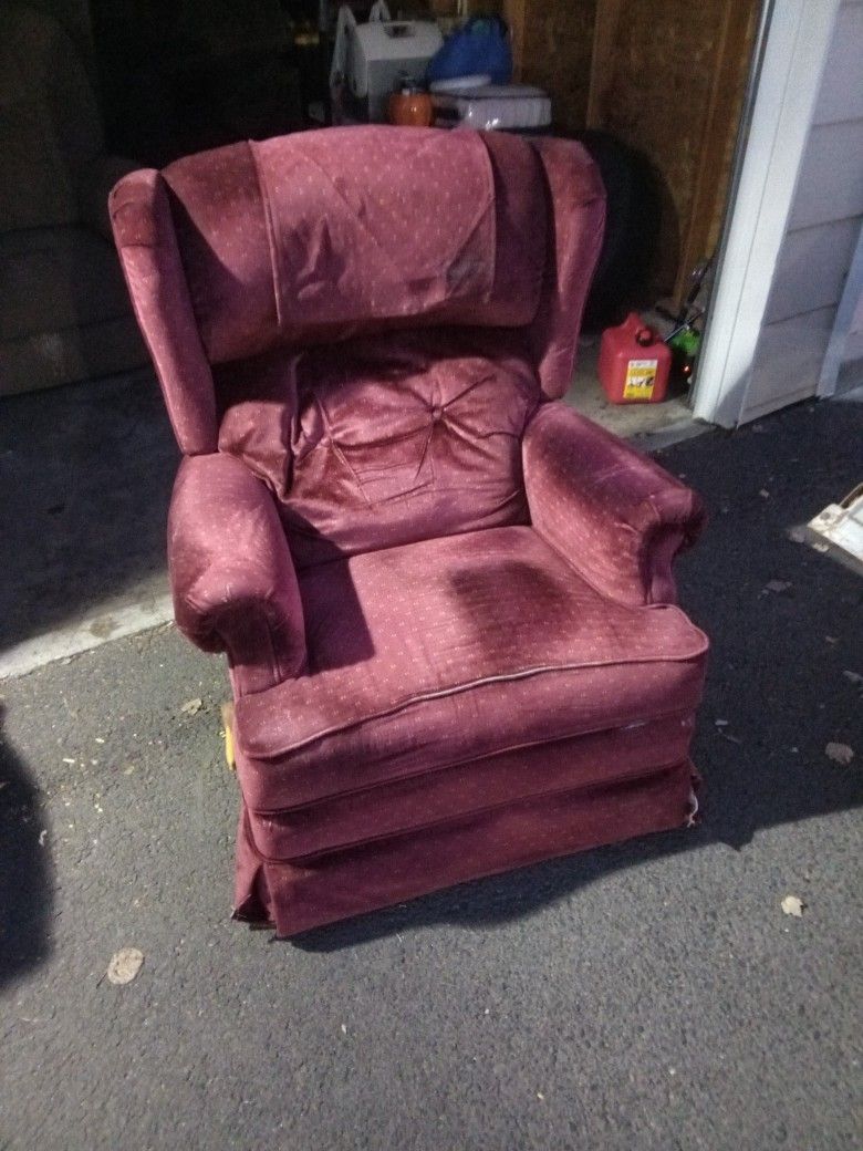 Comfy La Z Boy Recliner