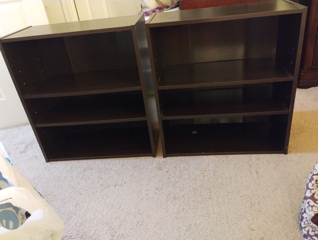 2 Shelves