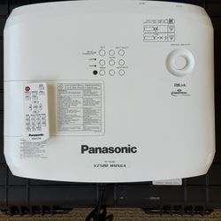 Projector - Panasonic VZ580 - 114 Hour & 5k Lumens!