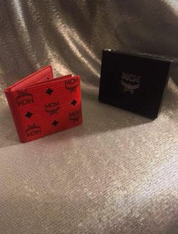RED WALLET
