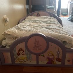 Disney princess Toddler Bed 
