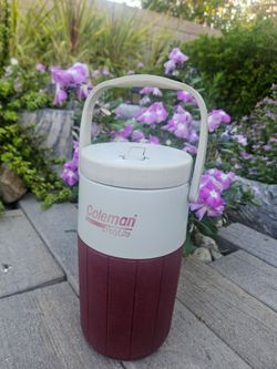 Vintage Coleman PolyLite 1/2 Gallon Water Jug Cooler Maroon Cream USA 5590