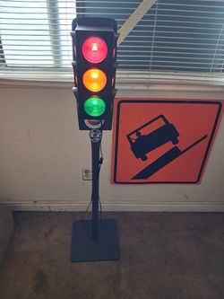Plastic electric traffic light..4ft