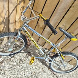 Vintage 1997 Free Agent BMX Bike