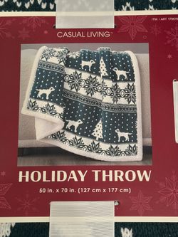 Casual Living Holiday Christmas Throw Blanket